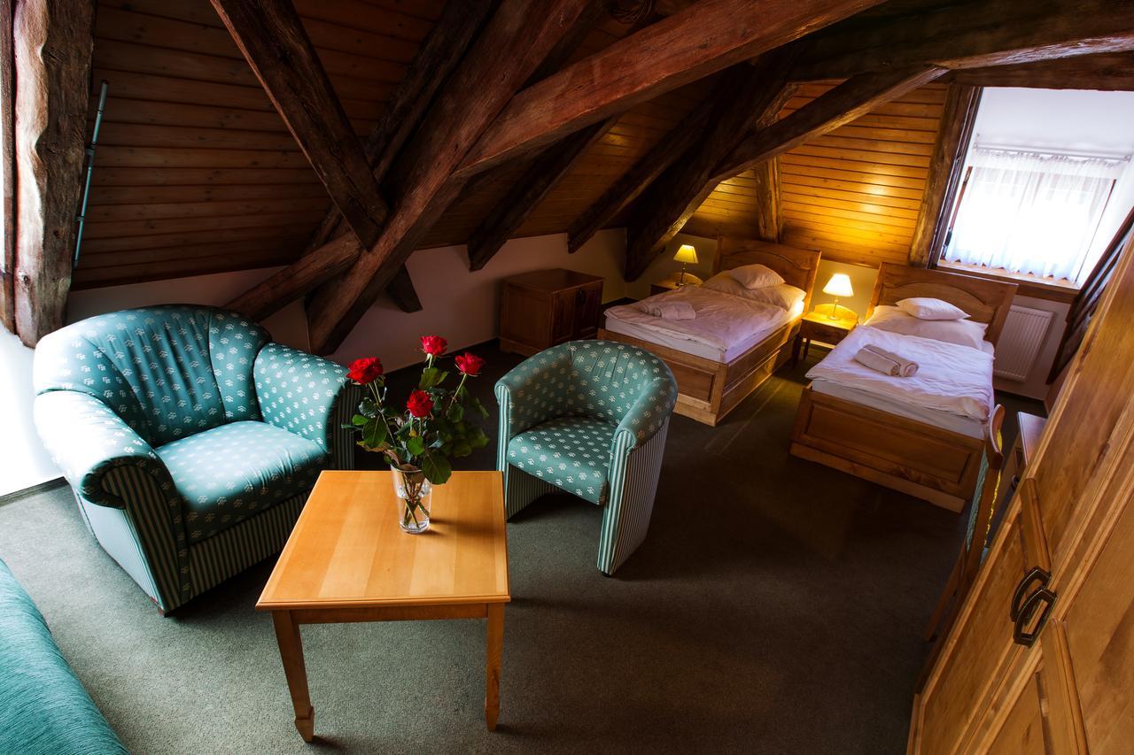 Hotel U Lipy Krusovice Εξωτερικό φωτογραφία